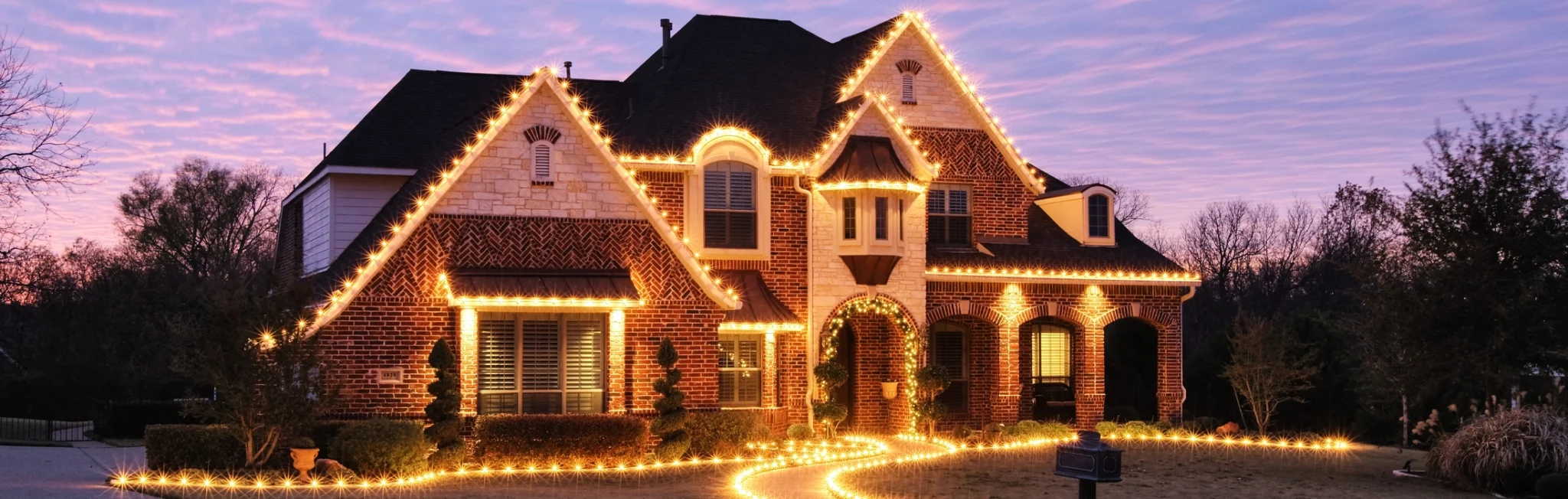 51207-home-decorated-with-christmas-lights-2022-03-04-02-36-01-utc